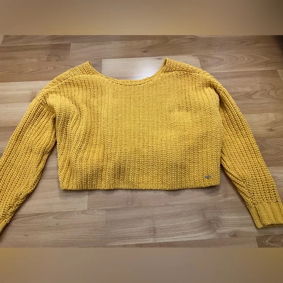 Like new cropped sweater - Picture 1 of 4